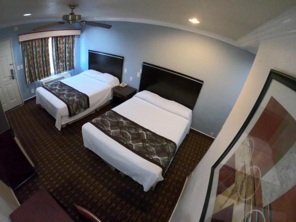 Hollywood Guest Inn image 16